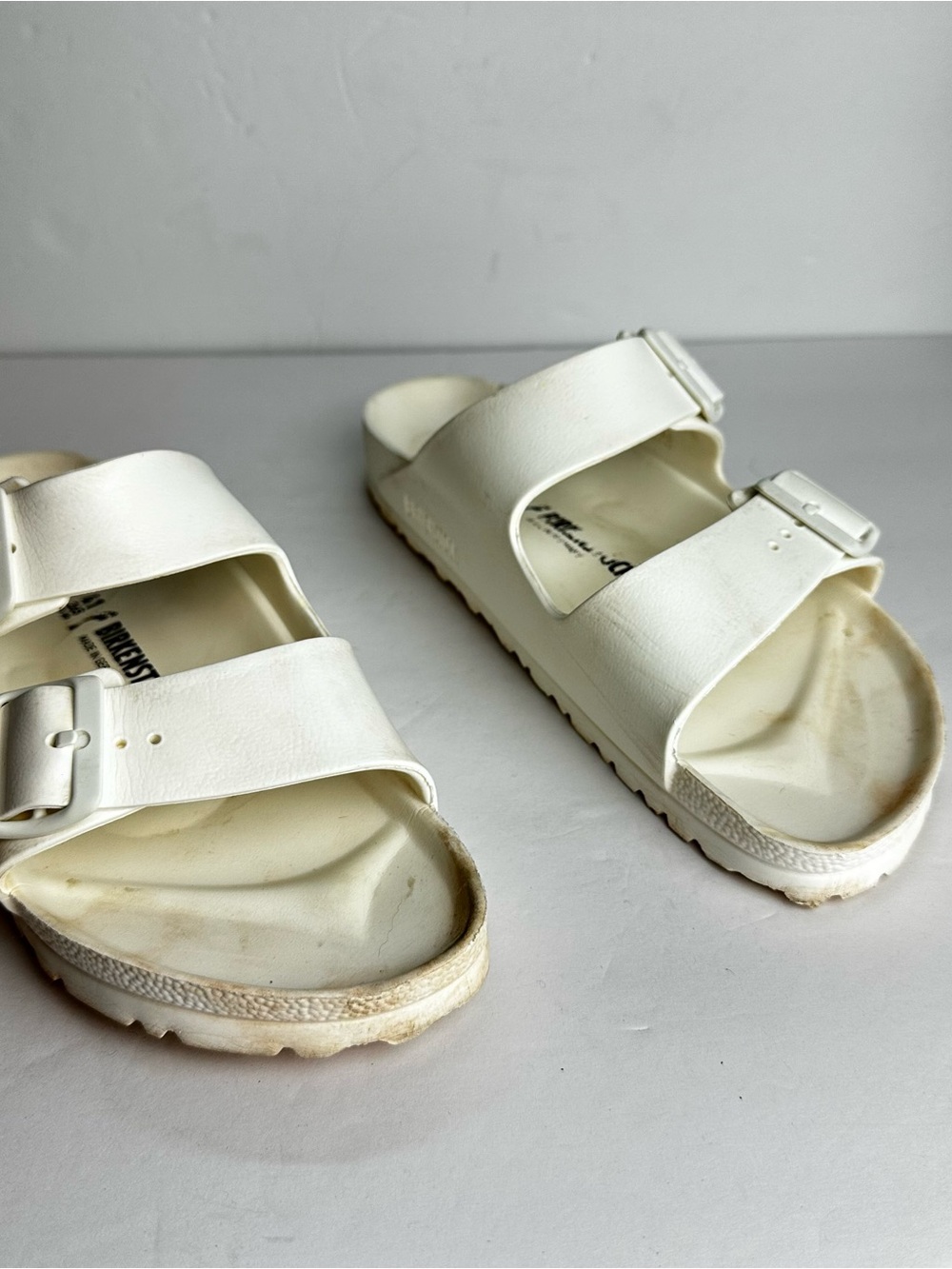 Birkenstock Arizona Sandals Women's Size 10 or Men's 8 Shoes Buckle Slide White